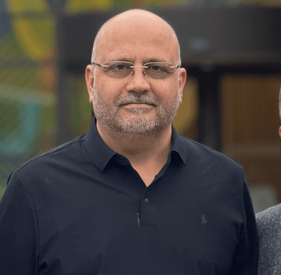 Dr Mujahid J Khattak - Hip & Knee Surgery